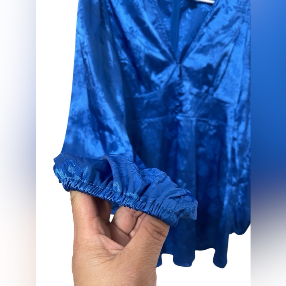 💙Cider Bell Sleeve Satin Royal Blue Dress - Picture 5 of 9